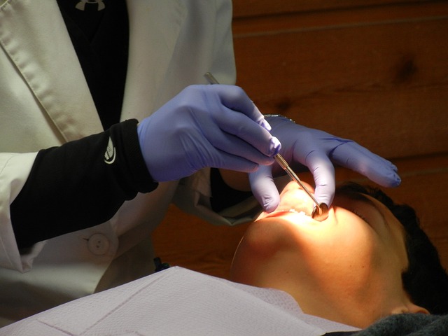 dentist-640x480-56835028.jpeg